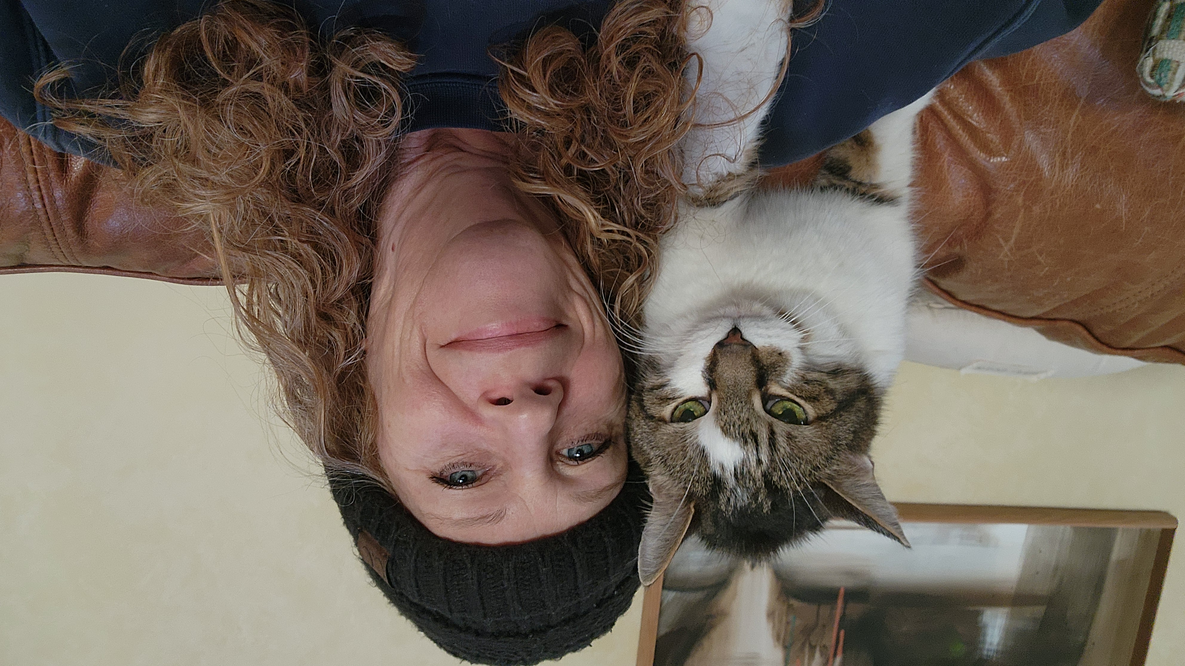 We love cats and understand the need for regular socialization while you are gone! All cat visits include fresh water, feeding and litterbox scooping. Aunt T's Pet Sitting and Pet Services | Michigan | 810-931-1062 Aunt T's Pet Sitting and Pet Services | Michigan | 810-931-1062 | pet sitting
